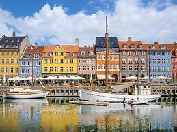 Sanders Square - Spacious 6-bdr Apt Near Nyhavn