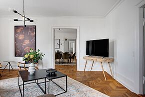 Sanders Square - Spacious 6-bdr Apt Near Nyhavn