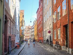 Sanders Square - Spacious 6-bdr Apt Near Nyhavn