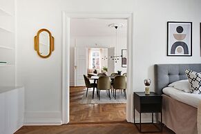 Sanders Square - Spacious 6-bdr Apt Near Nyhavn