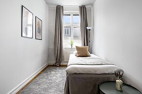 Sanders Square - Spacious 6-bdr Apt Near Nyhavn