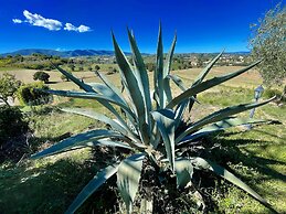 Apt 2 in Spoleto Stunning Grounds Panoramic Views all Around You! Slee