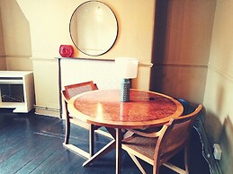 Greenwich - 1930s Retro Flat - 3 Bedrooms