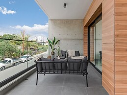 Sanders Crystal 2 - Darling 3-bdr Apt With Shared Rooftop