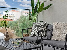 Sanders Crystal 2 - Darling 3-bdr Apt With Shared Rooftop