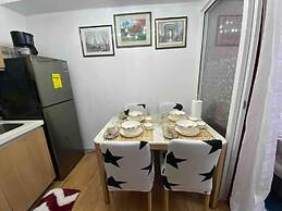 Cozy 1BR Cityview With Balcony and Near Airport