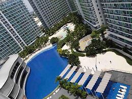 Cozy 1BR Cityview With Balcony and Near Airport