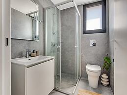 Sanders Crystal 2 - Lovely 2-bdr Apt With Shared Rooftop