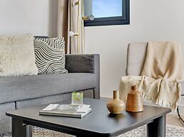 Sanders Crystal 2 - Lovely 2-bdr Apt With Shared Rooftop