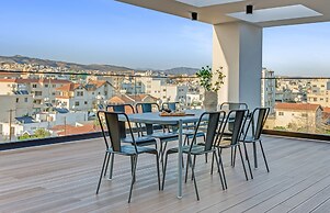 Sanders Crystal 2 - Lovely 2-bdr Apt With Shared Rooftop