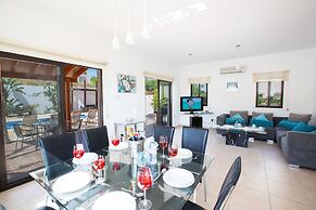 Protaras Holiday Villa Av6