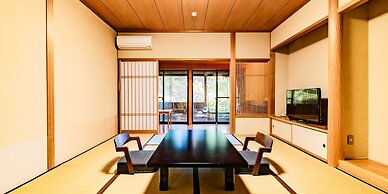 Kirishima Momijidani Seiryuso