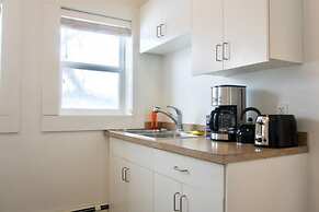 The Best Rental in Moose Jaw Large 2-br Parking Coffee