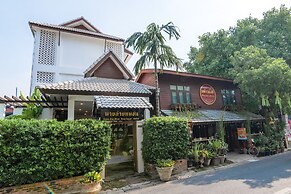 Nine-Kai-Mon Boutique Hotel