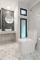 Nine-Kai-Mon Boutique Hotel