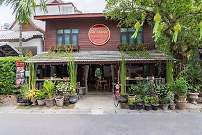 Nine-Kai-Mon Boutique Hotel