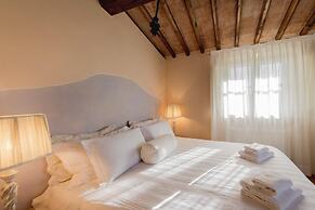 Anna Farmhouse Apartment in Wine Resort in Lucca