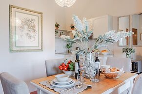 Anna Farmhouse Apartment in Wine Resort in Lucca