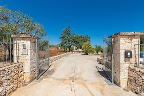 2422 Il Trullo di Erna by Barbarhouse