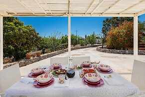 2422 Il Trullo di Erna by Barbarhouse