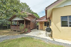 OYO 90692 Tok Babah Village Homestay