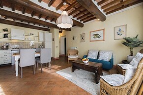 Jacopo Farmhouse Apartment in Wine Resort in Lucca