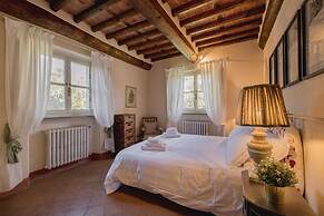 Jacopo Farmhouse Apartment in Wine Resort in Lucca