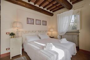 Jacopo Farmhouse Apartment in Wine Resort in Lucca