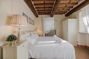 Jacopo Farmhouse Apartment in Wine Resort in Lucca