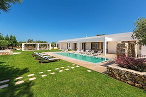 1978 Borgo Maresca by Perle di Puglia