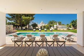 1978 Borgo Maresca by Perle di Puglia