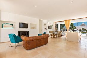 1978 Borgo Maresca by Perle di Puglia