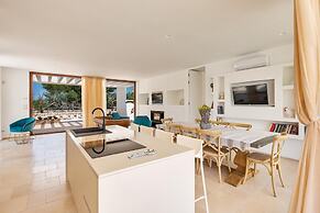 1978 Borgo Maresca by Perle di Puglia