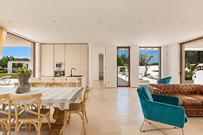 1978 Borgo Maresca by Perle di Puglia