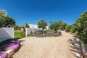 1978 Borgo Maresca by Perle di Puglia