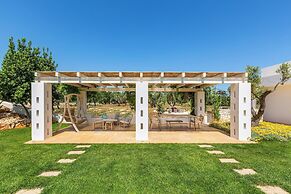 1978 Borgo Maresca by Perle di Puglia