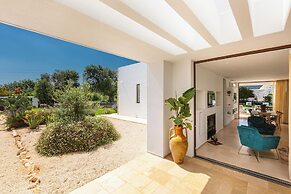 1978 Borgo Maresca by Perle di Puglia