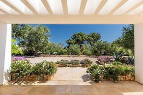 1978 Borgo Maresca by Perle di Puglia