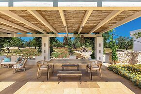 1978 Borgo Maresca by Perle di Puglia