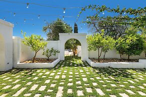 1978 Borgo Maresca by Perle di Puglia