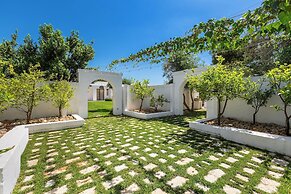 1978 Borgo Maresca by Perle di Puglia