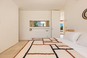 1978 Borgo Maresca by Perle di Puglia