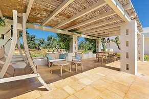 1978 Borgo Maresca by Perle di Puglia