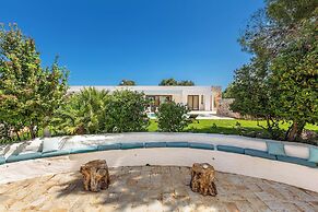 1978 Borgo Maresca by Perle di Puglia