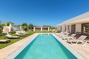 1978 Borgo Maresca by Perle di Puglia