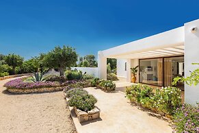 1978 Borgo Maresca by Perle di Puglia