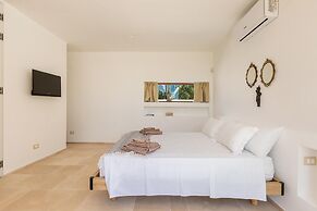 1978 Borgo Maresca by Perle di Puglia