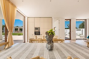 1978 Borgo Maresca by Perle di Puglia