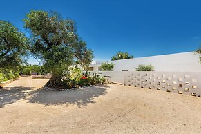 1978 Borgo Maresca by Perle di Puglia