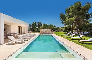 1978 Borgo Maresca by Perle di Puglia